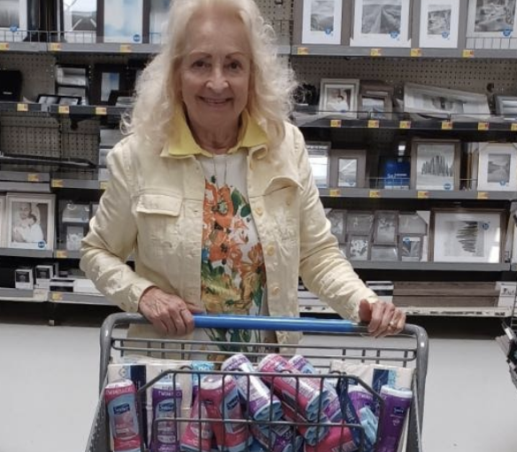 SHOPPING FOR HYGIENE 07/27/2023 FOR LADIES AT D. HENLEY PRISON. A BIG THANK YOU TO EVERYONE FOR YOUR SUPPORT AND PRAYERS. WE ARE